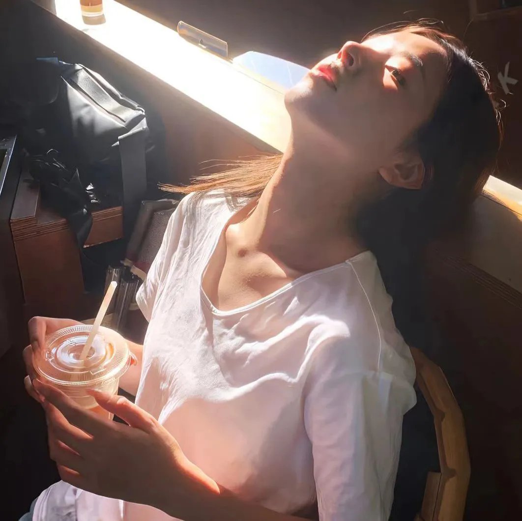 荒林艳骨